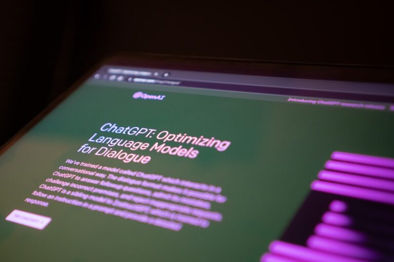 ChatGPT vs Claude Which AI Wins in 2025